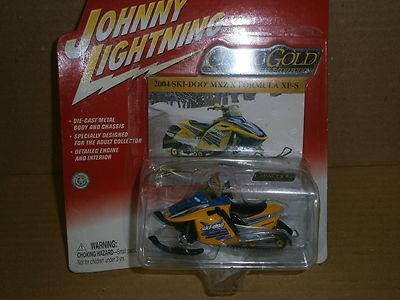Foto 2004 Ski-doo Mzk. Formula Xp-s.classic Gold Collection. Johnny Lighting 1/64