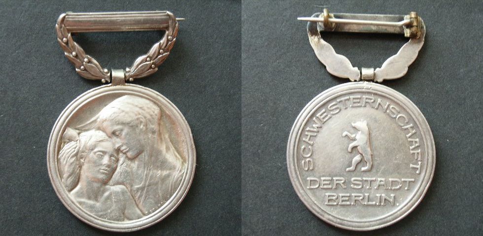 Foto Berlin Medaille Schwesternschaft Berlin 1935