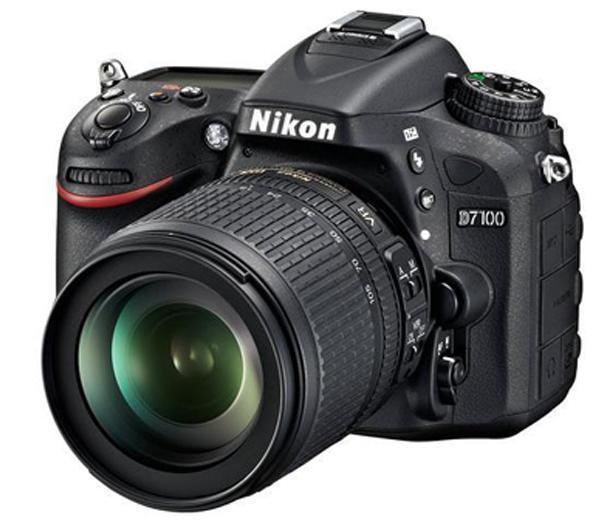 Foto D7100 + objetivo zoom AF-S DX Nikkor 18-105 mm f/3.5-5.6G ED VR + Kit