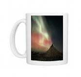 Foto Foto Mug of Northern lights, Aurora boreal, en un campamento de...