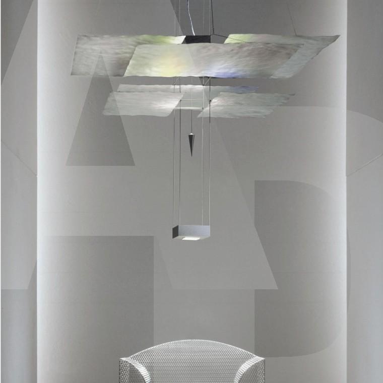 Foto Ingo Maurer - Oh Mei Ma - Lámpara de Suspensión - blanco/hojas de aluminio/lacado