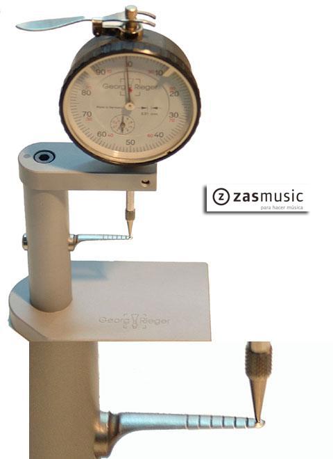 Foto micrómetro rieger para medir el espesor de las cañas de oboe