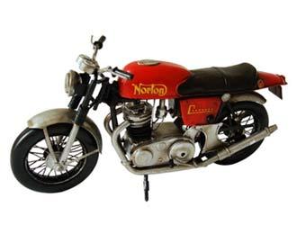 Foto Norton Commando Tinplate Model Motorcycle