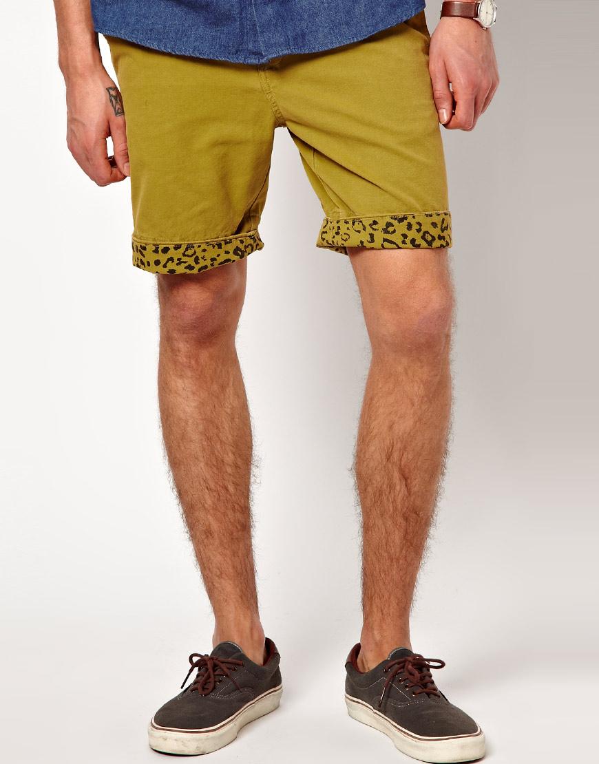 Foto Pantalones cortos chinos con vuelta de leopardo de Suit Verde