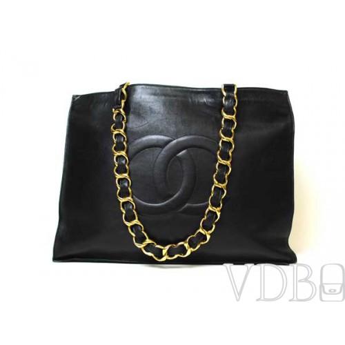 Foto Chanel Black Leather and Gold Chain Shoulder Bag foto 121489
