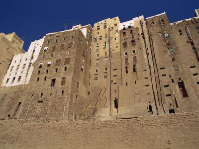 Foto Lámina fotográfica Backs of Mud Brick Houses and Toilets, Shibam, Wadi Hadramaut, Yemen, Middle East de Jackson Jack, 61x46 in. foto 668427