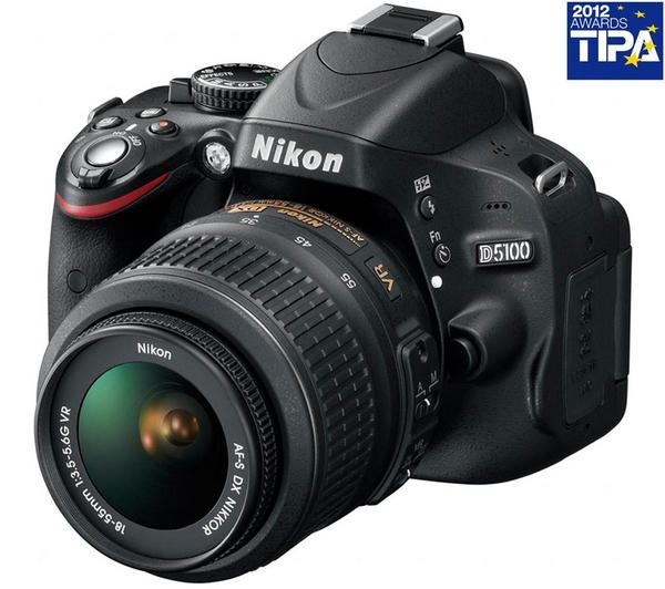 Foto Nikon D5100 + objetivo AF-S VR DX 18-55 mm foto 567261