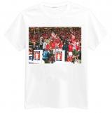 Foto Photo t-shirt of Los jugadores de Arsenal celebrar ganando el... foto 323452