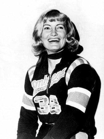 Foto Premium Poster Joan Weston, Athlete and Member of the San Francisco Bay Bombers Roller Derby Team, 1971, 61x46 in. foto 722861