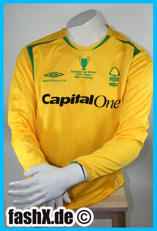 Foto Umbro Nottingham Forest amarillo Limited Edition 4 of 50 camiseta foto 297645